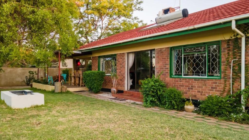 Birdville Bnb Guest House Gaborone Exterior photo